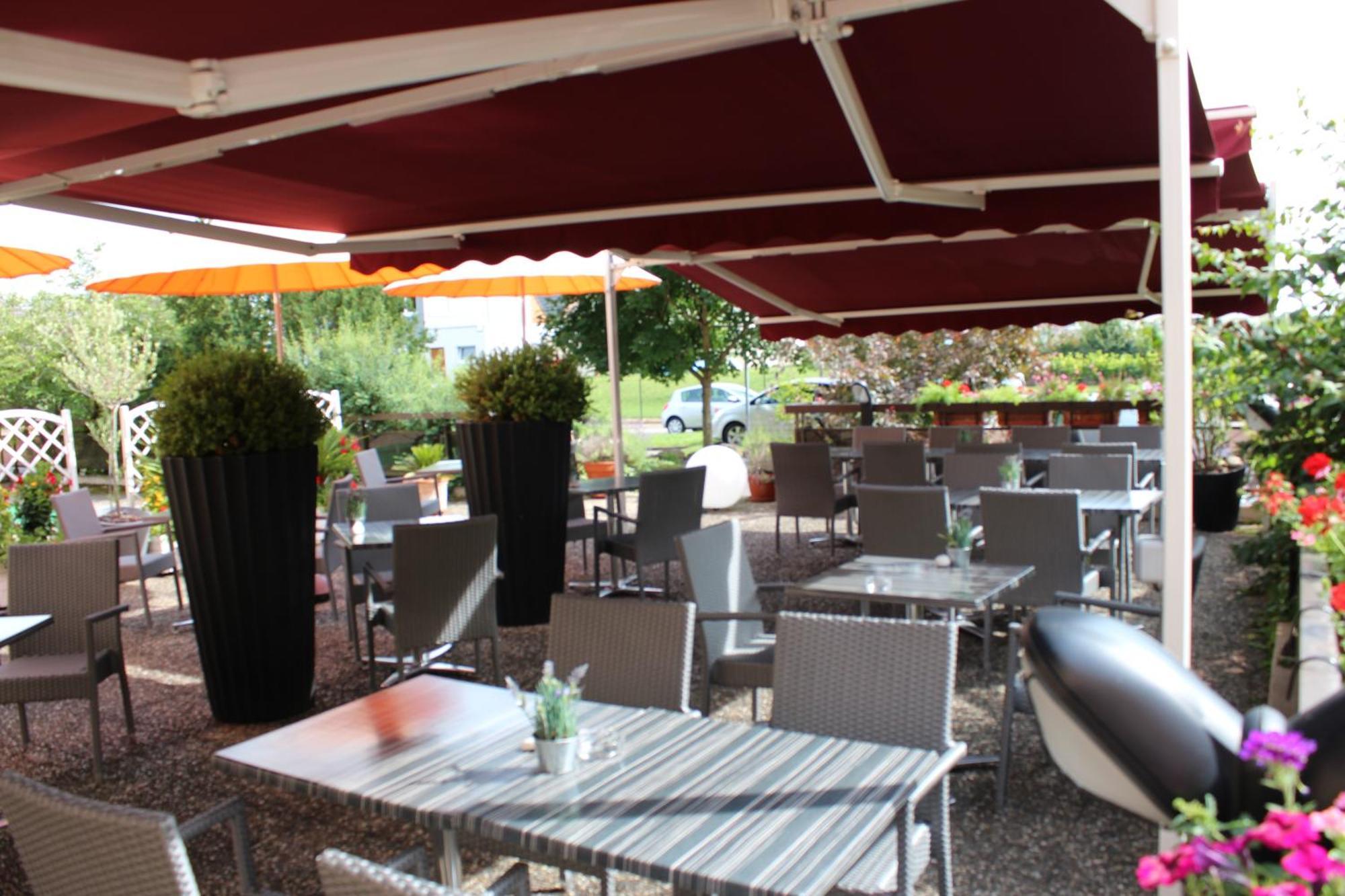 Hotel Restaurant Crystal Ерщайн Екстериор снимка