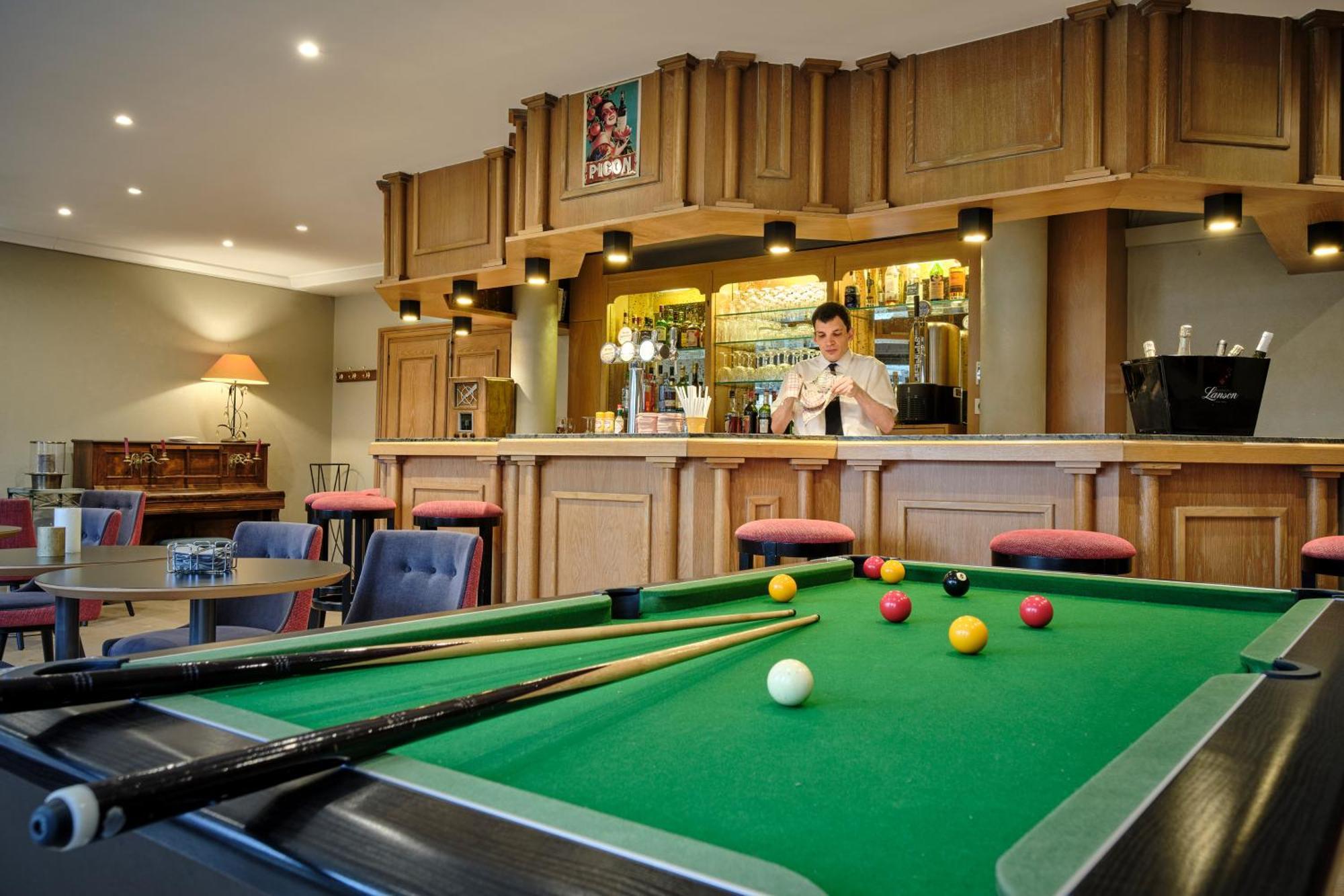 Hotel Restaurant Crystal Ерщайн Екстериор снимка
