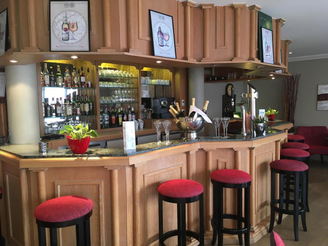 Hotel Restaurant Crystal Ерщайн Екстериор снимка